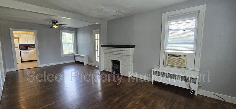 2 bed, 1.0 bath, $1,149 — Photo 2