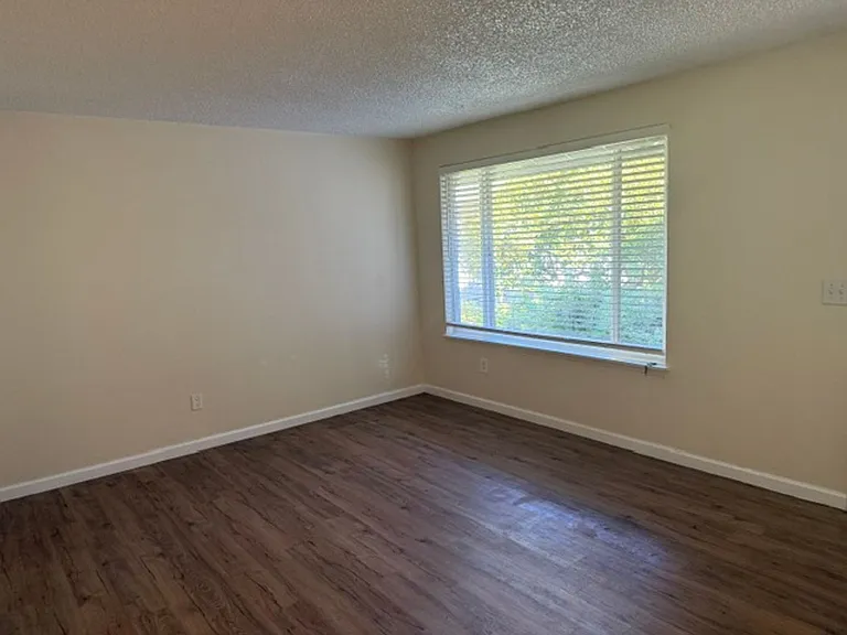 1126 Neil St NE — Photo 2
