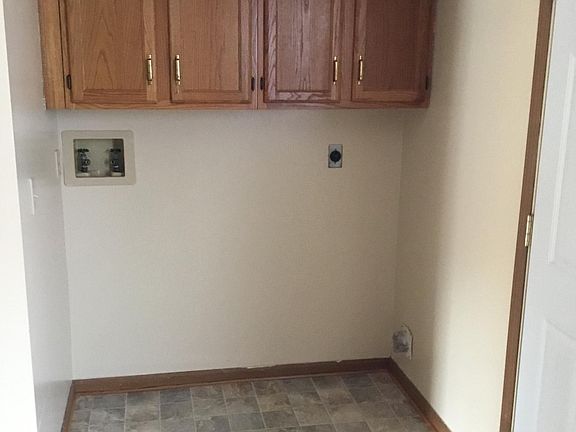 2nd image of 601 Larch St APT C