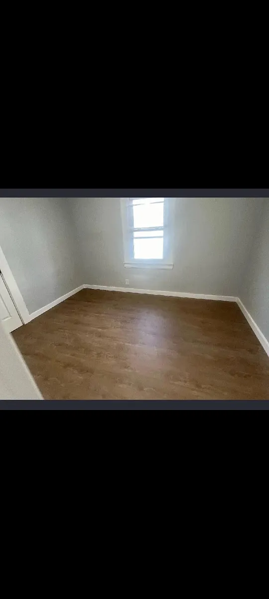 Building Photo - 145 Vermont Ave #3L