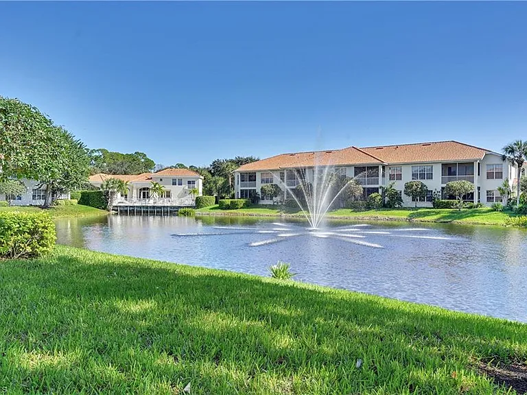 1051 Egrets Walk Cir #7-102 — Photo 4