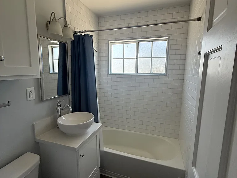 4726 Saint Charles Pl #3 — Photo 17