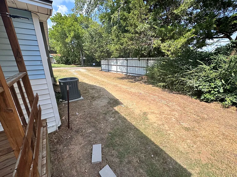 306 Dover Dr — Photo 14