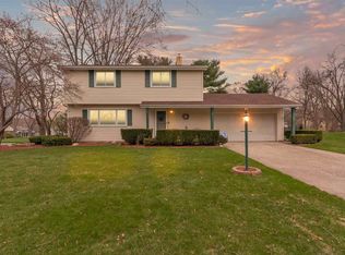 18333 Westover Dr, South Bend, IN 46637