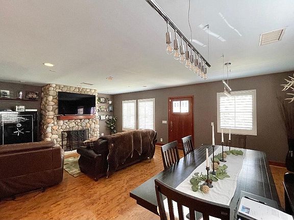 2nd image of 4839 Pepperwood Ave