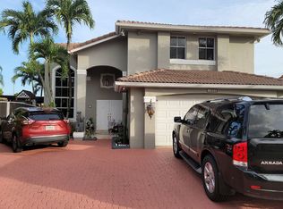 16332 SW 95th Ln, Miami, FL 33196