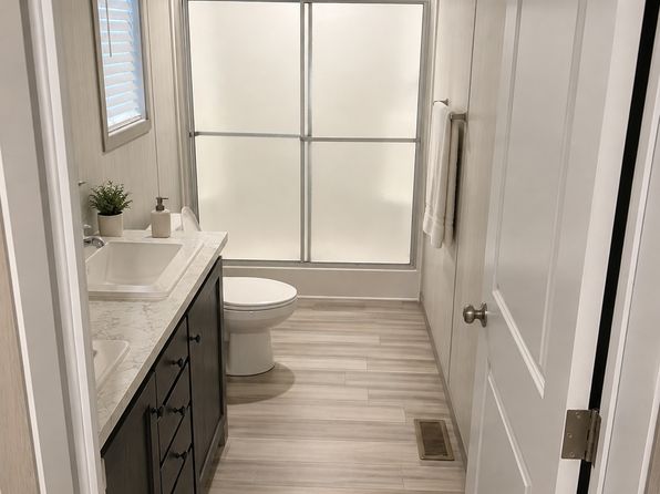 66 Cornell Ave #66