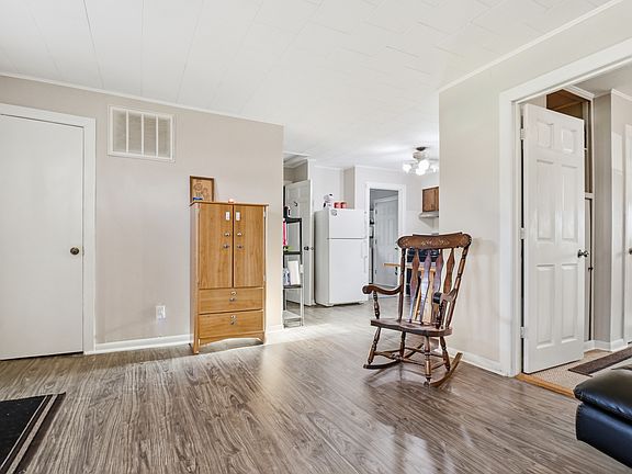 4th image of 3013 Emily Ln