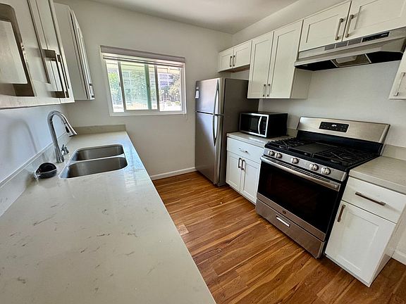 2nd image of 275 N Oakland Ave #12