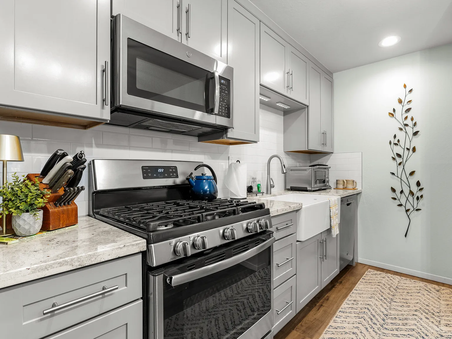 2 bed, 1201 sqft, $3,900 — Photo 1