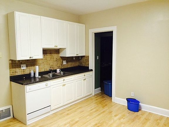 5th image of 16901 Chatfield Ave