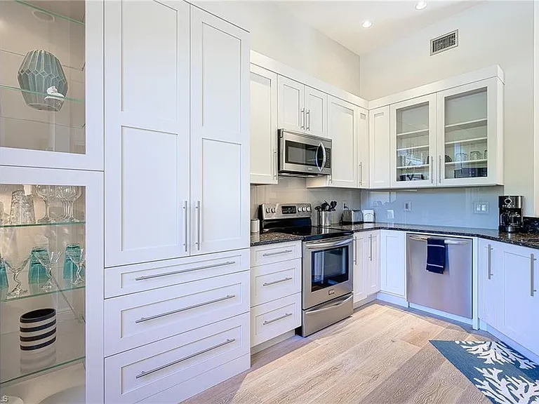589 Beachwalk Cir #P-203 — Photo 6