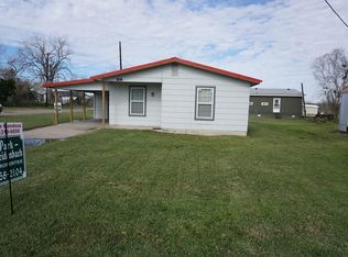 201 Shelly St, Refugio, TX 78377