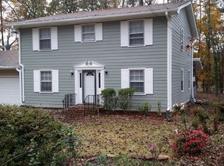 634 Rockborough Dr, Stone Mountain, GA 30083
