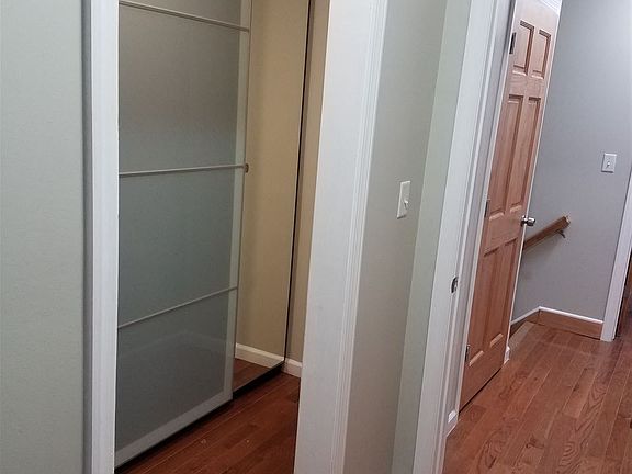 5th image of 195 Ege Ave #House