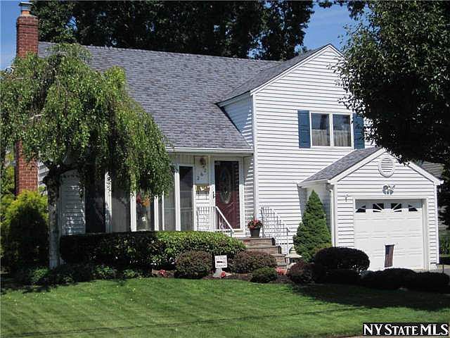 1st image of 262 Park Ln