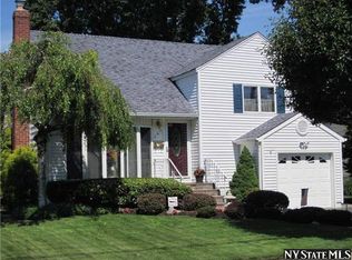 262 Park Ln, Massapequa, NY 11758