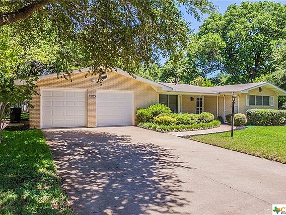 2nd image of 2405 Birdcreek Dr