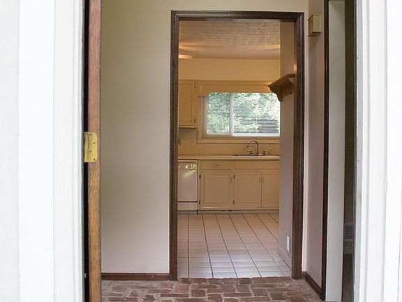 2nd image of 2281 Goodrum Ln