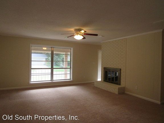 3rd image of 1136 Candlewood Cir
