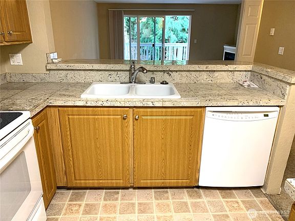 4th image of 13145 102nd Ln NE APT 5