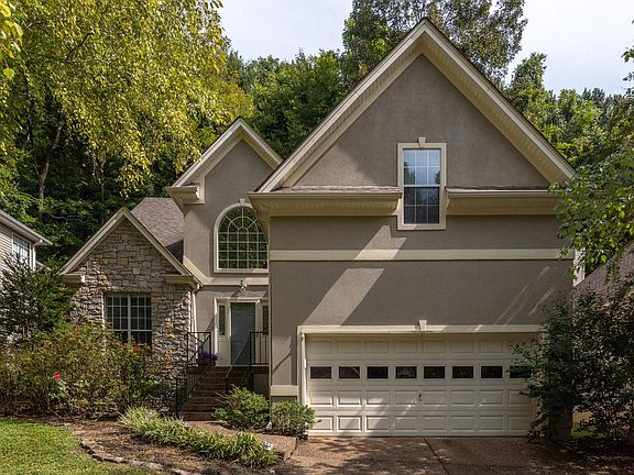 2nd image of 2552 Devon Valley Dr
