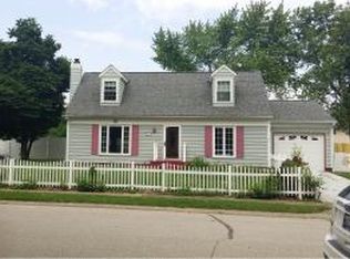 2695 S 35th St, Decatur, IL 62521