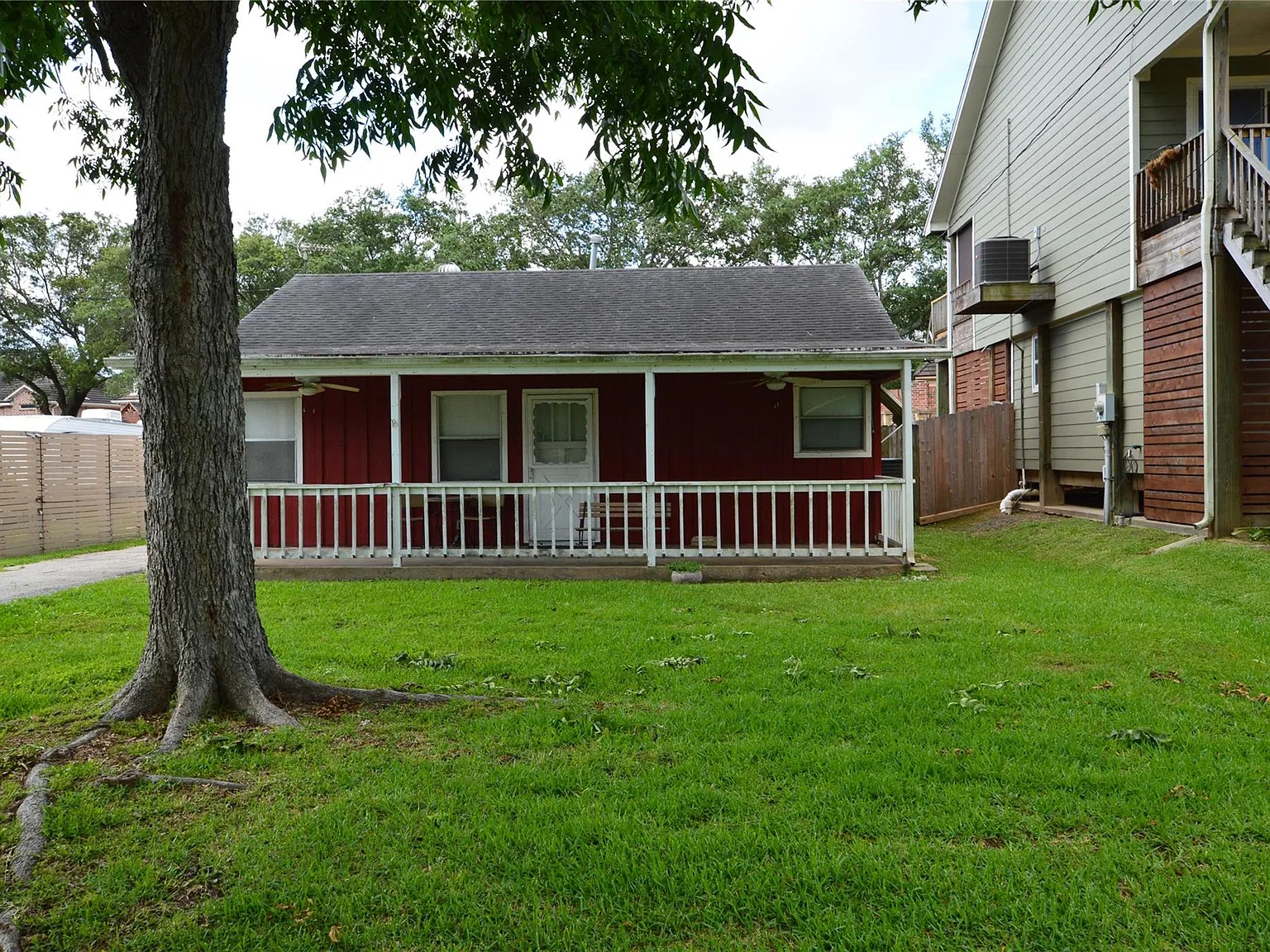 2 bed, 1.0 bath, 900 sqft, $1,675 — Photo 2