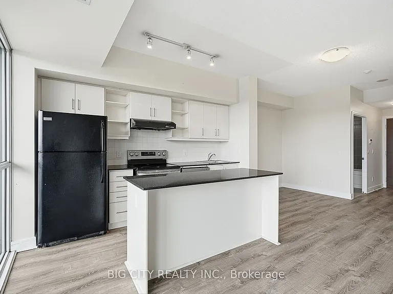 35 Brian Peck Cres #403 — Photo 16
