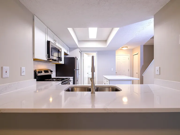 Perimeter Lakes Apartments — Photo 16