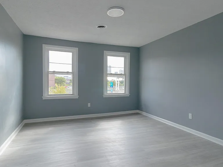 916 Phineas St #2 — Photo 8