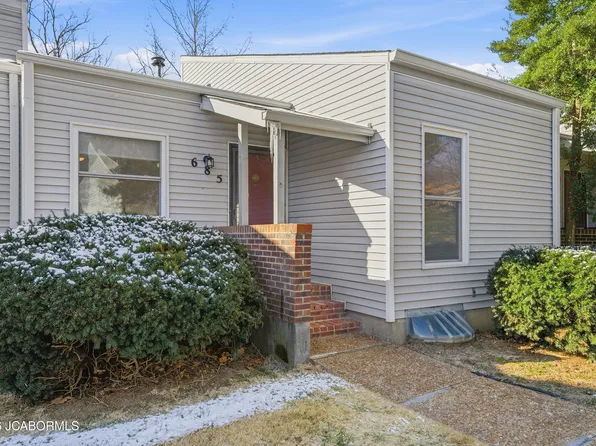 685 Hiddenwood Ct, Jefferson City, MO 65109