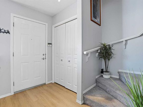 3rd image of 7 Bridleridge Line SW