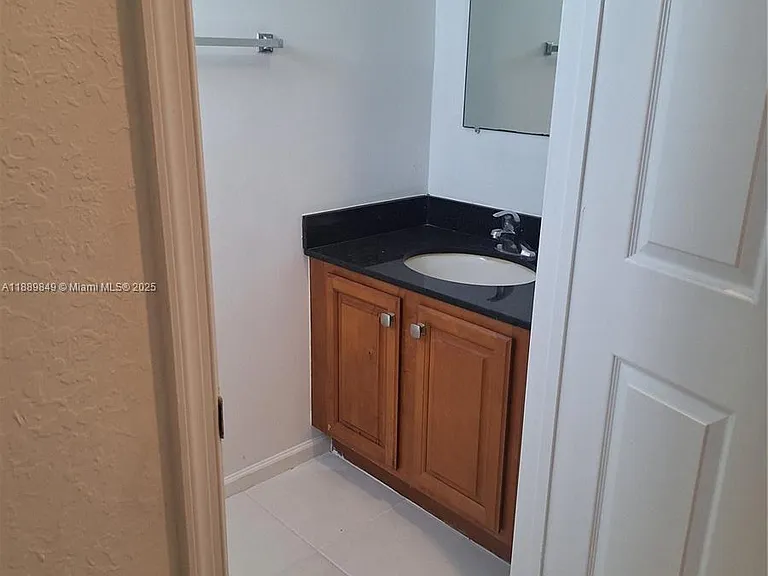 6621 Winfield Blvd #1 — Photo 15