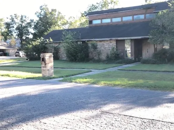 802 Canaan Dr, Lafayette, LA 70508