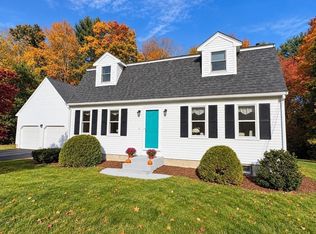 106 Shingle Mill Ln, Hanover, MA 02339