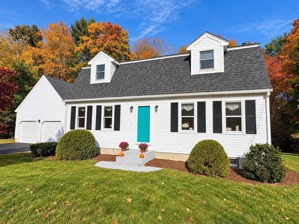 106 Shingle Mill Ln, Hanover, MA 02339