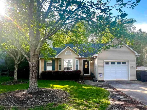 317 Riverside Chase Cir, Greer, SC 29650