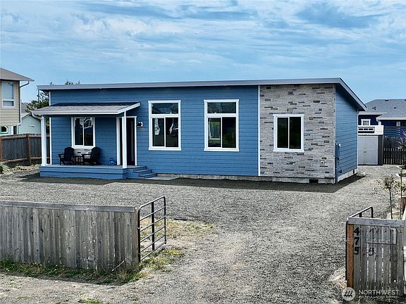3rd image of 475 Sportsmens Street SW