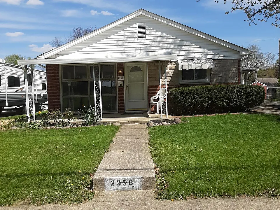 2256 Russet Ave