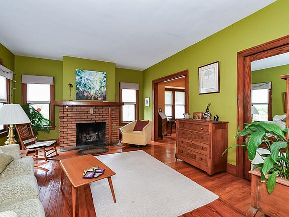 5th image of 1833 Oakland Dr