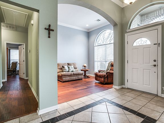 4th image of 210 Fairway Meadows Dr