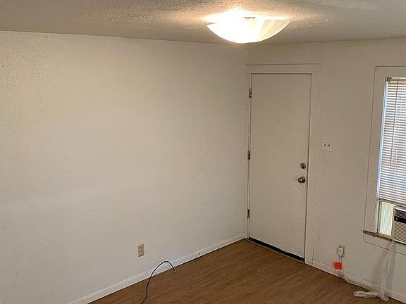 3rd image of 728 S Kossuth St