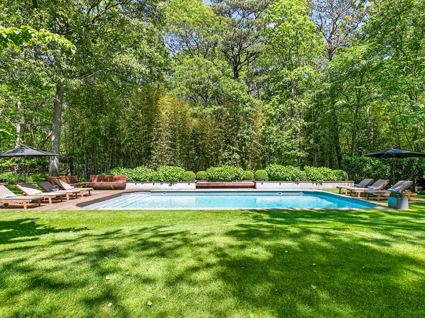 https://photos.zillowstatic.com/fp/c0e075298152afd13653b8f5ea4225a4-p_e.webp