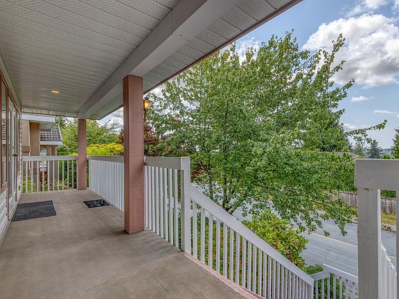 2nd image of 104 Ravine Dr