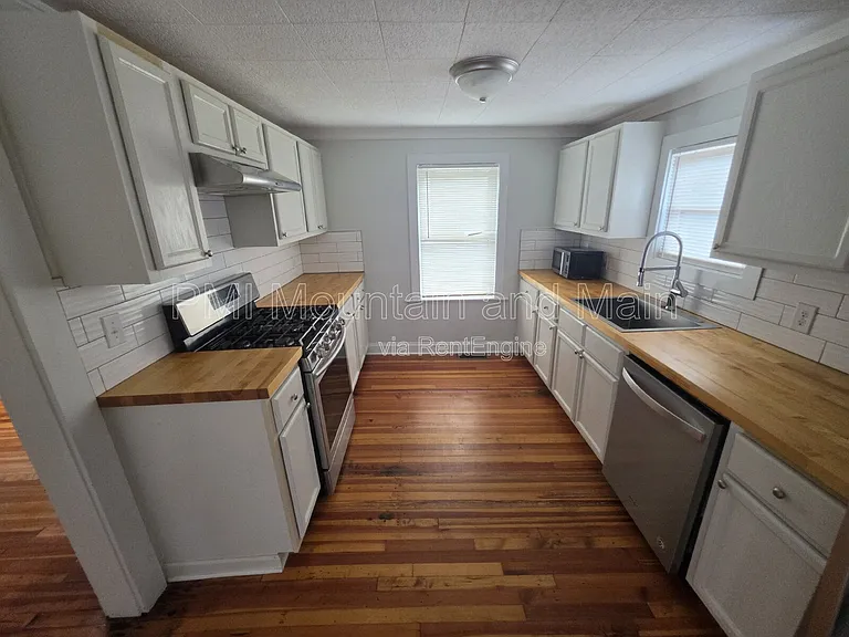 161 Logan Ave — Photo 15