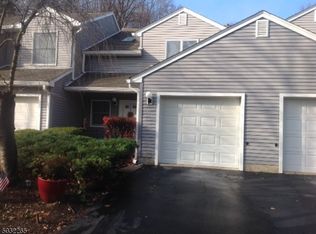 73 Meadow Pond Rd, Hamburg, NJ 07419