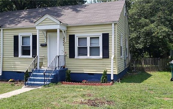 2nd image of 2404 Caddie Ln