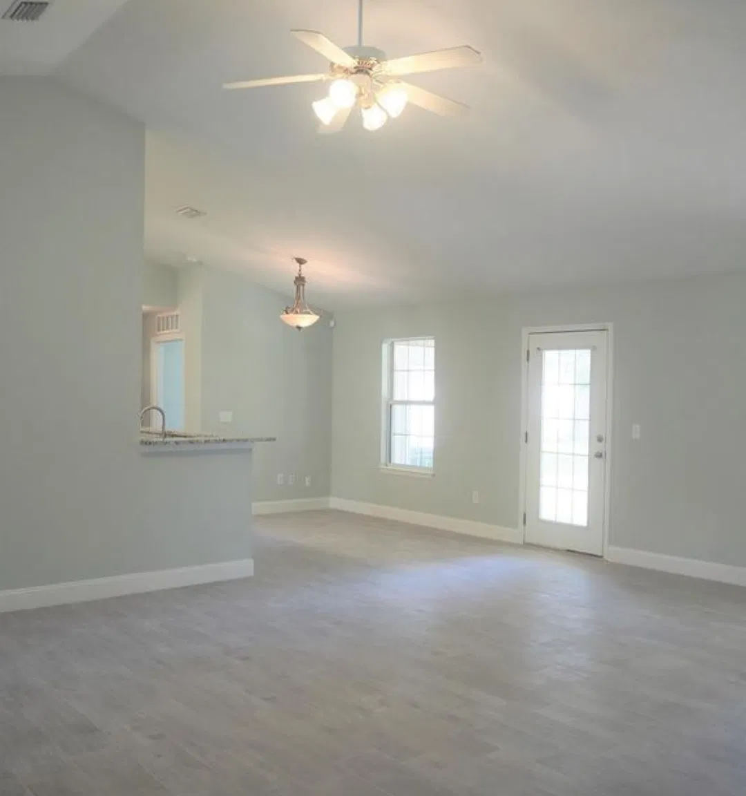 4 bed, 2147 sqft, $2,600 — Photo 3