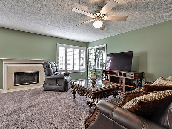 5th image of 4348 N Shore Dr APT 204